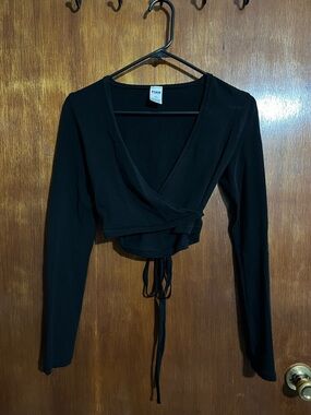 PINK Victoria's Secret Black Long-Sleeve Wrap Crop Top